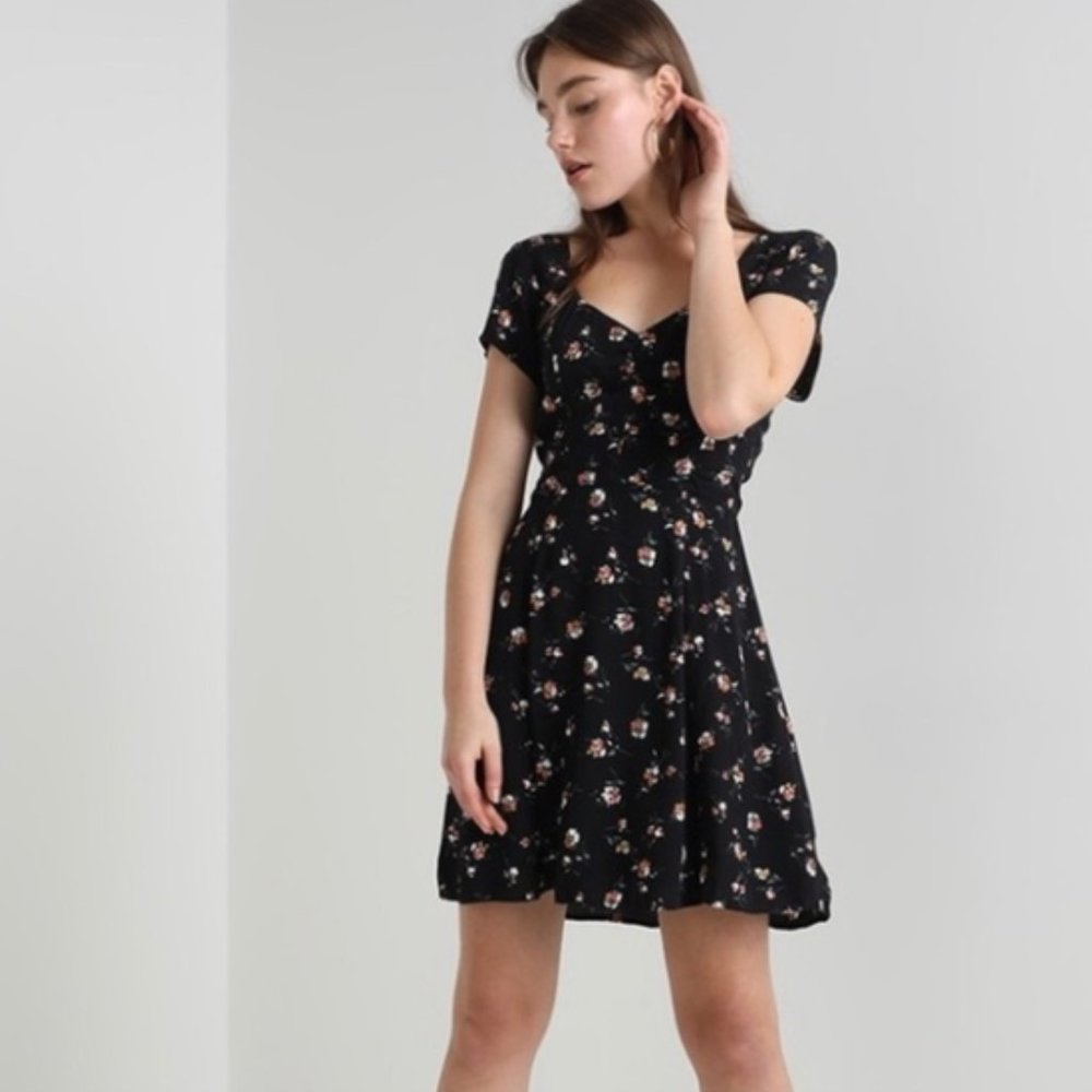 Abercrombie & Fitch Black Floral Sweetheart Mini Dress Size M